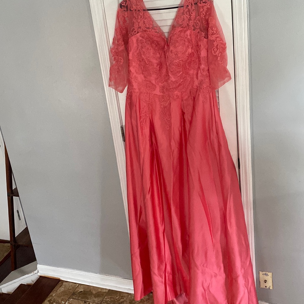 Womens Lace Appliques Mother Of The Bride Dresses Brand Is Thomas